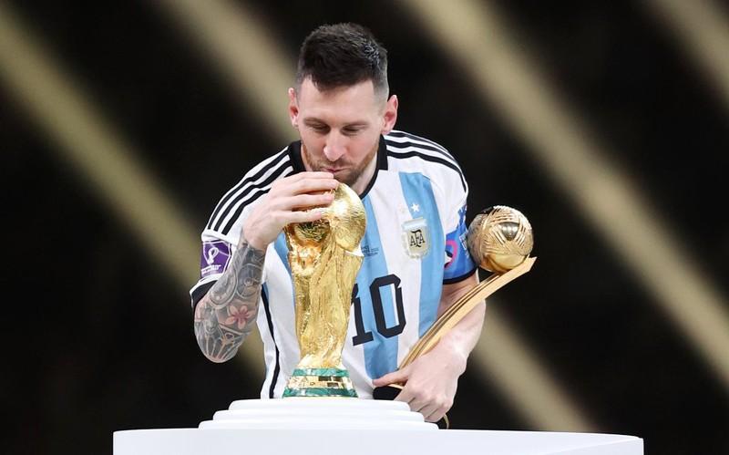 Lionel Messi - Siêu cầu thủ “đá bóng ra vàng” | Báo Sài Gòn Đầu Tư Tài Chính